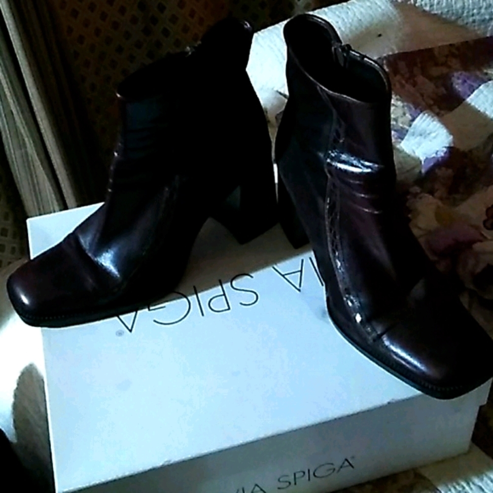 VIA SPIGA CHUNKY HEEL BOOTS